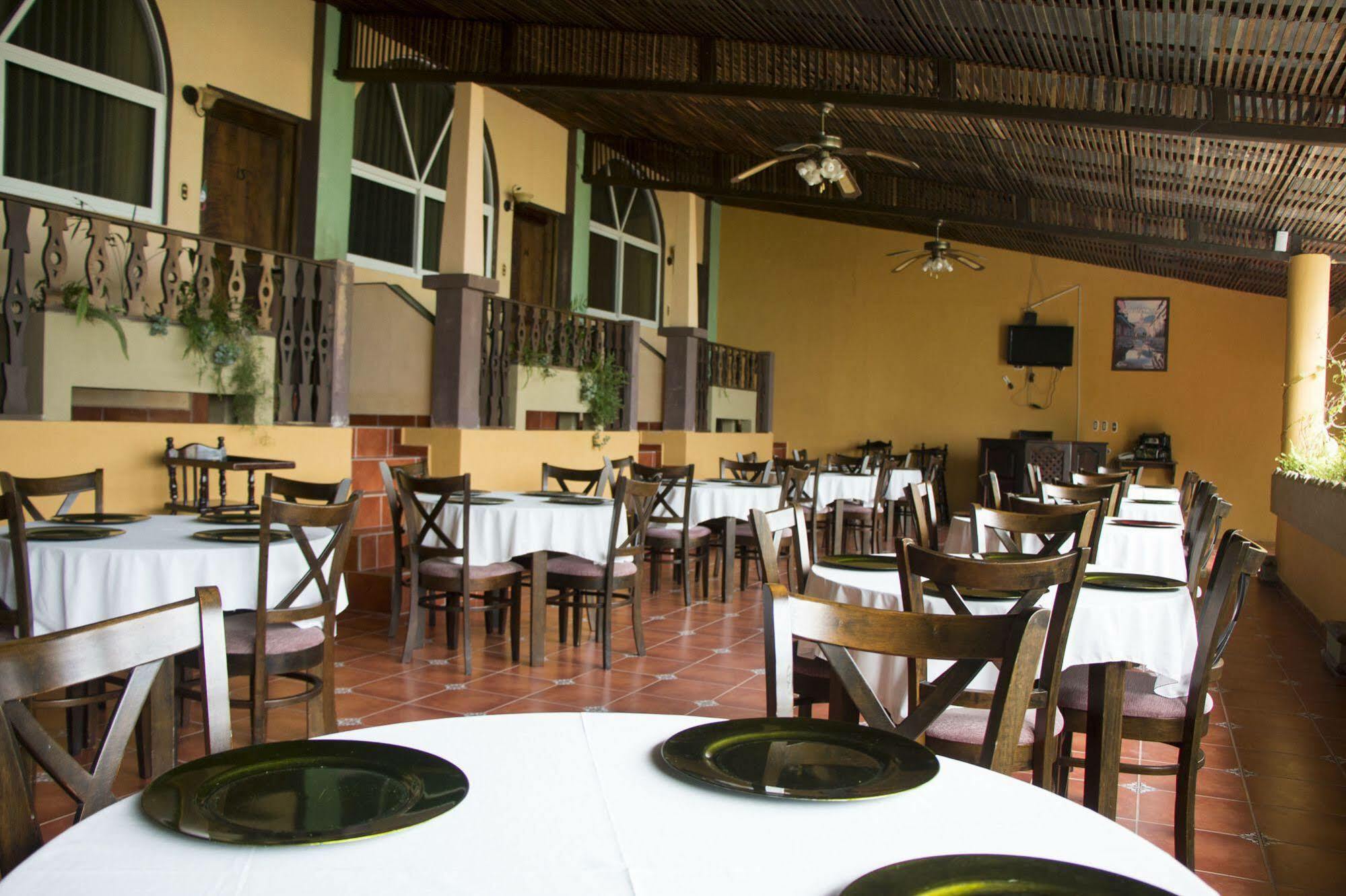 Hotel Ribiera Del Lago Peten Itza San Roman Экстерьер фото