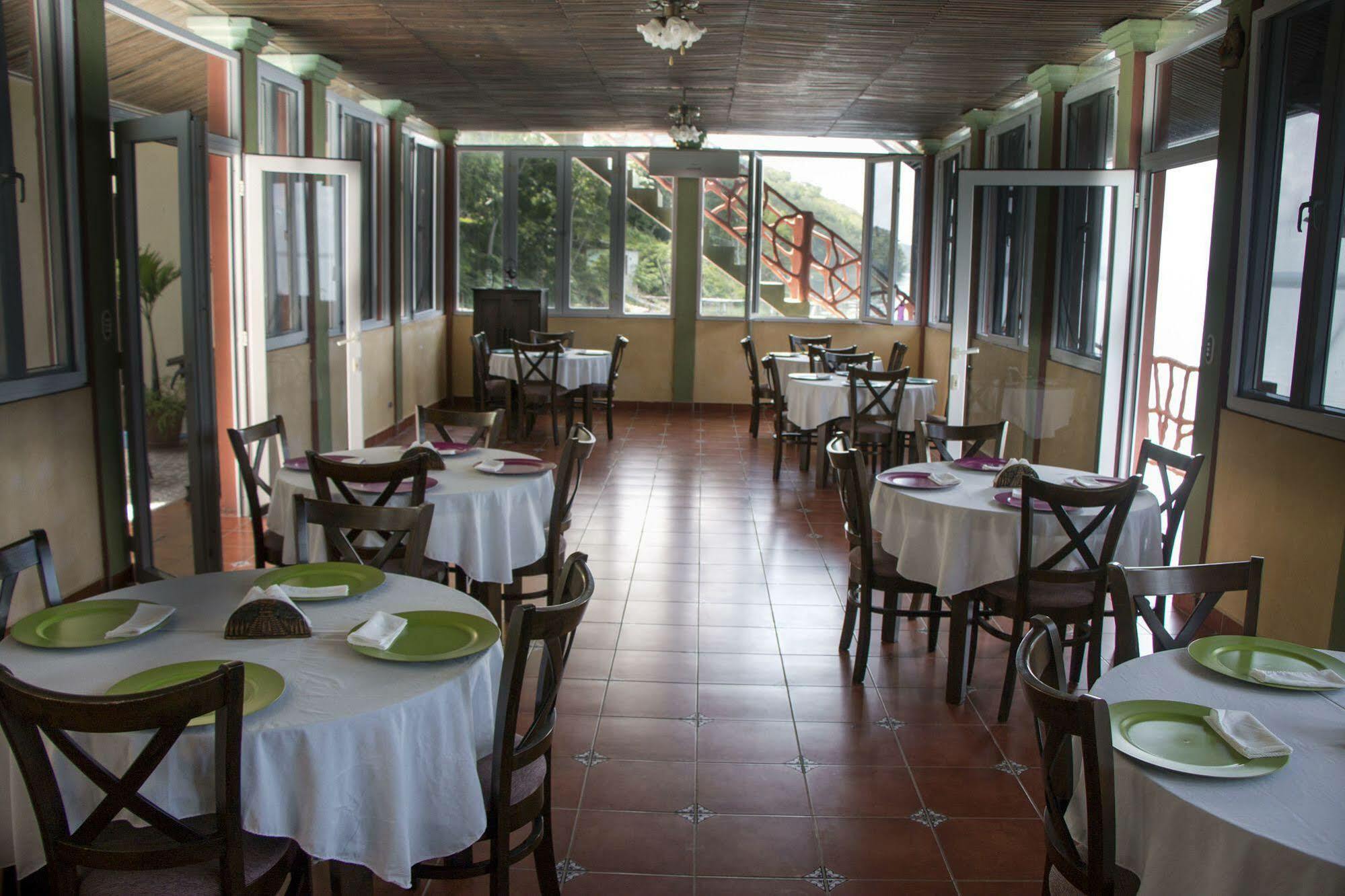 Hotel Ribiera Del Lago Peten Itza San Roman Экстерьер фото