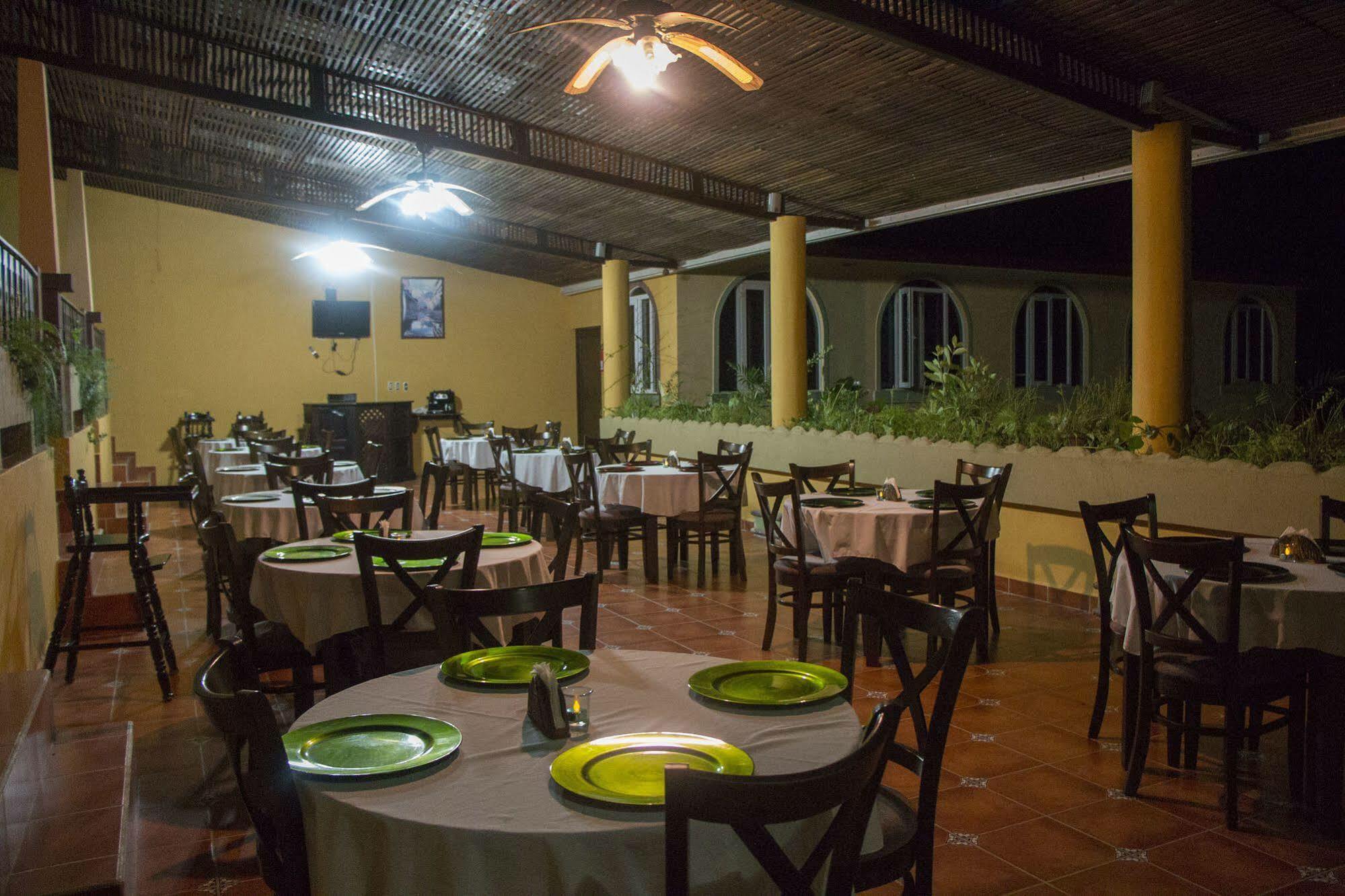 Hotel Ribiera Del Lago Peten Itza San Roman Экстерьер фото